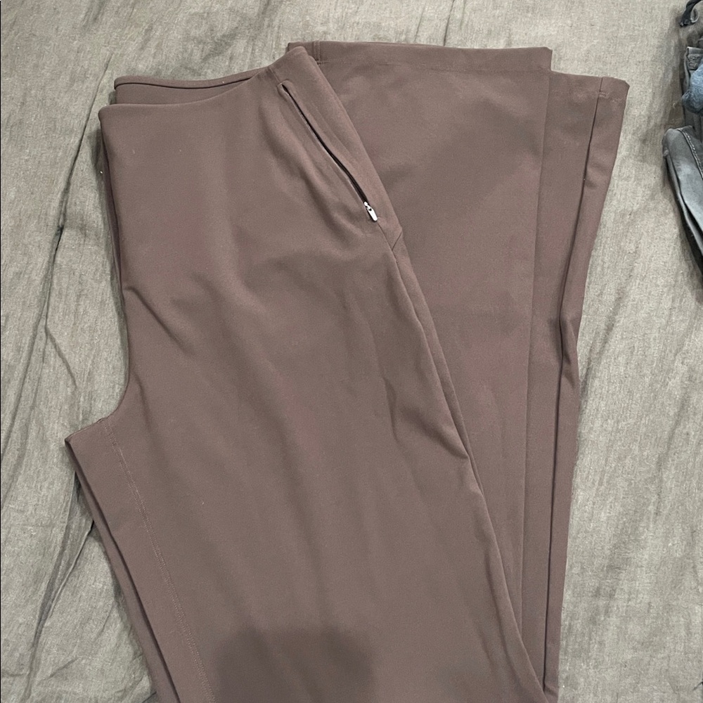Smooth fit high rise pant